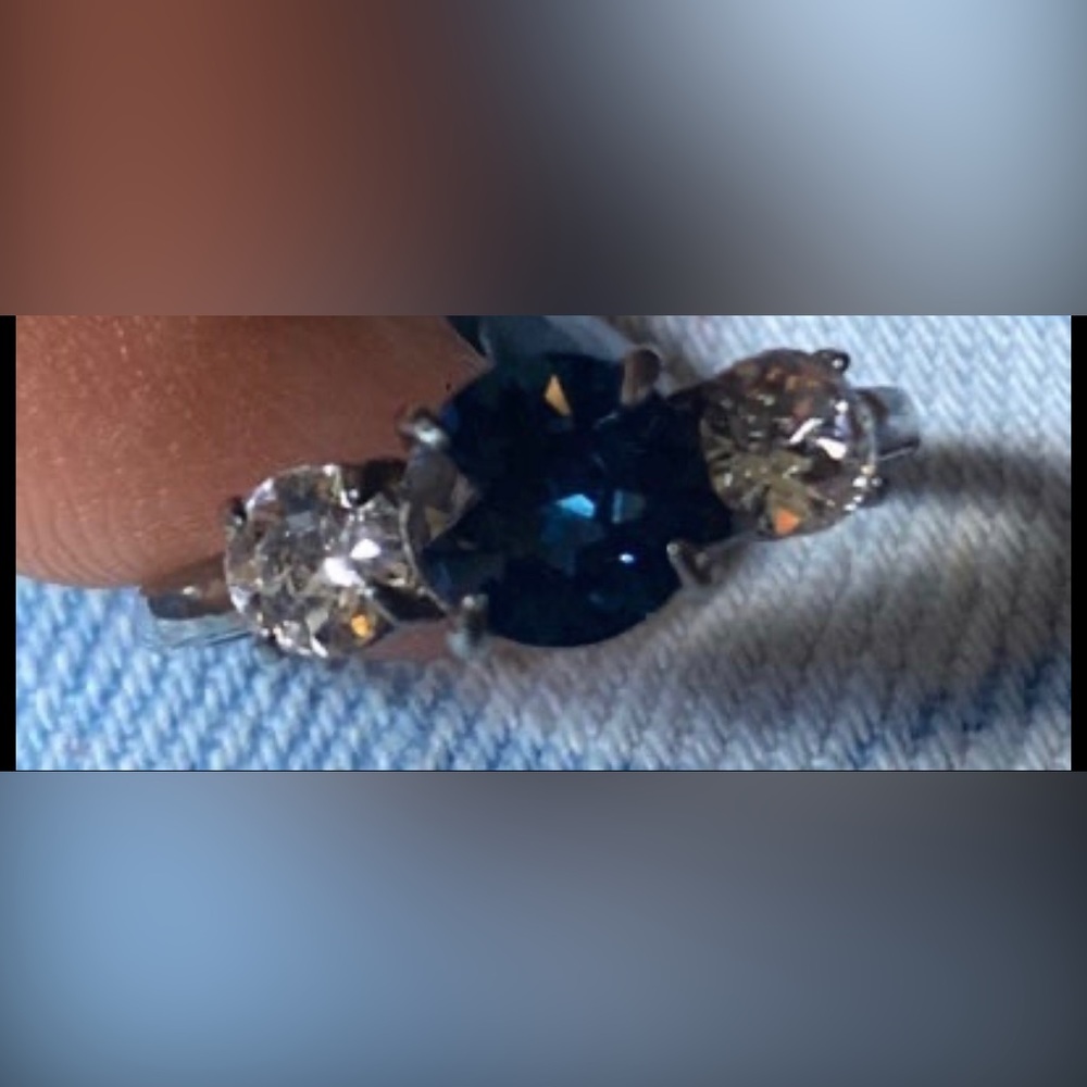 Fragrant Jewels 925 SS Original Tri Stone Black Satin in Capri. Size 9